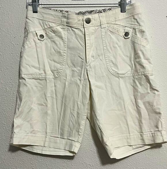 Lee Pants - Lee Comfort Waistband Women's Bermuda Shorts 6M White Cotton Stretch Pockets